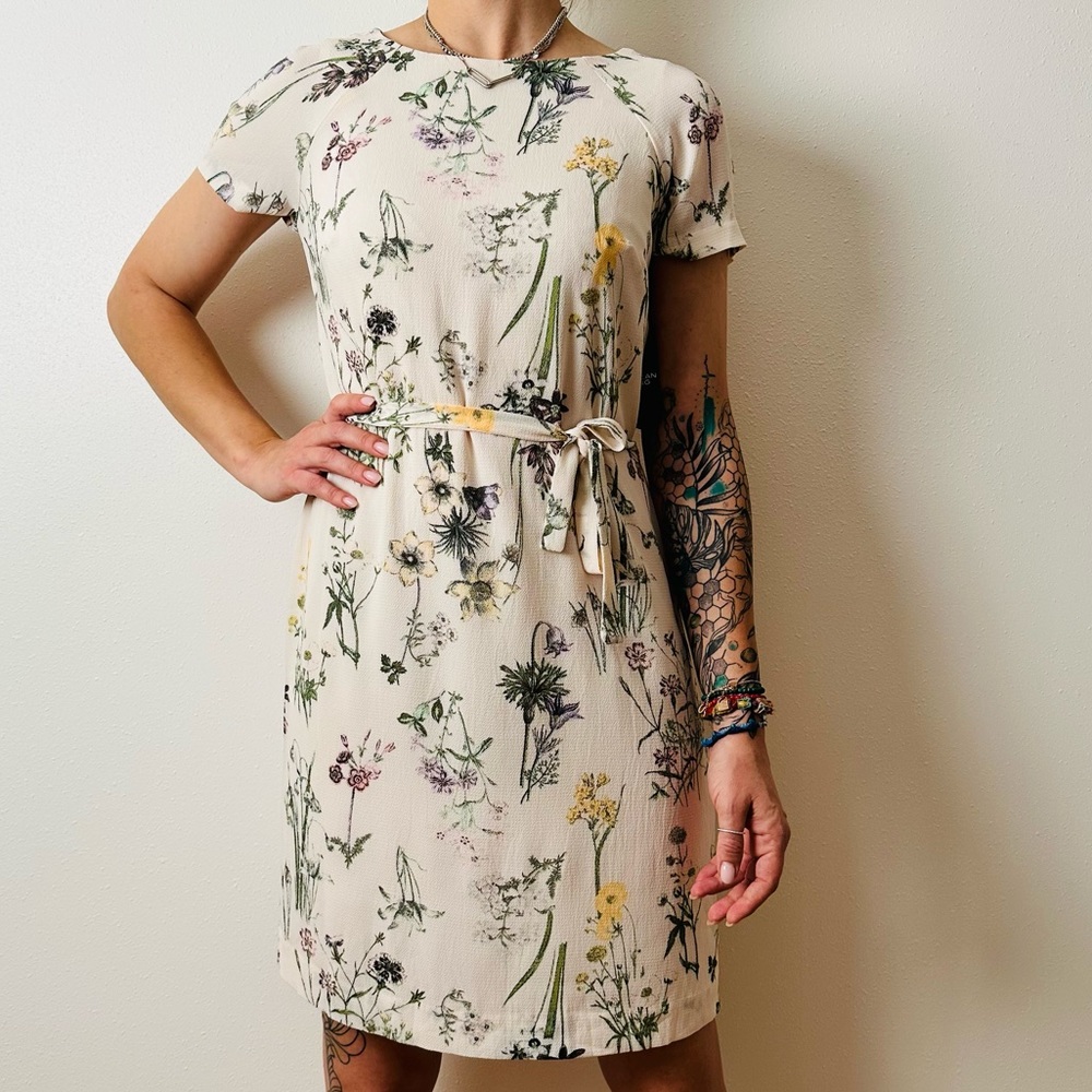 New American living floral mini dress belted - Picture 2 of 7
